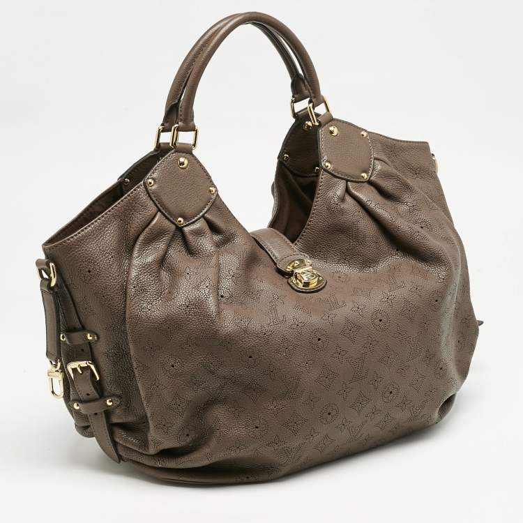 Pre Owned Louis Vuitton Gris Pearl Monogram Mahina Leather Surya XL Bag