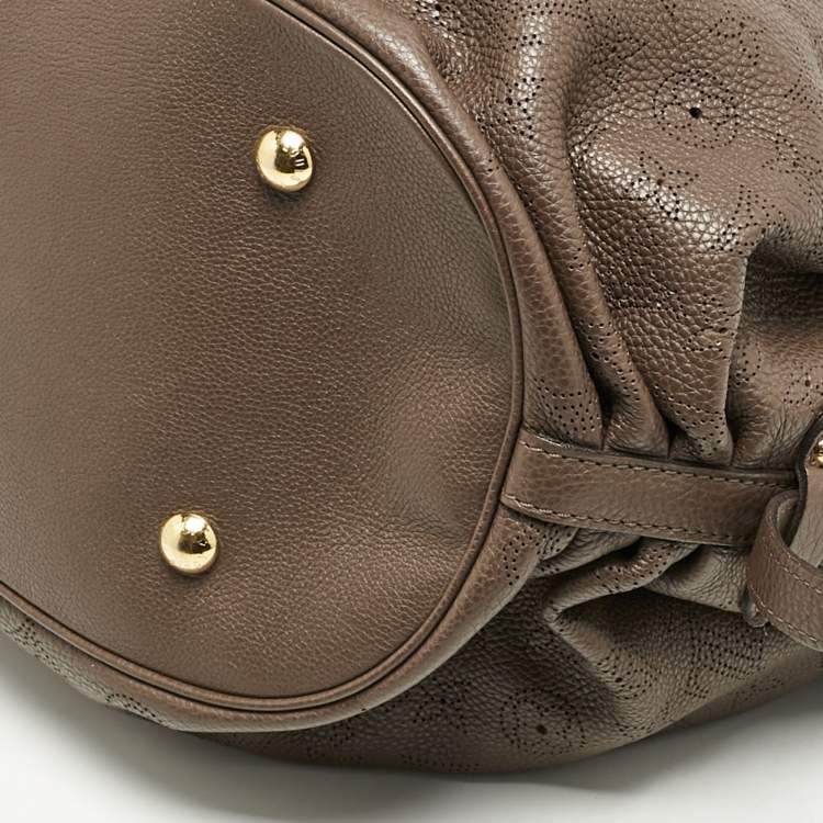 Pre Owned Louis Vuitton Gris Pearl Monogram Mahina Leather Surya XL Bag
