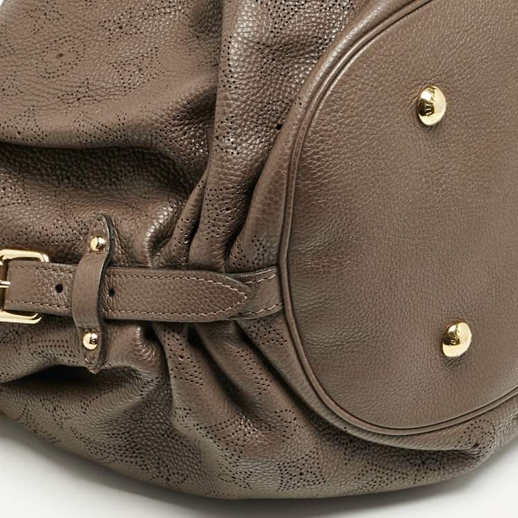 Pre Owned Louis Vuitton Gris Pearl Monogram Mahina Leather Surya XL Bag