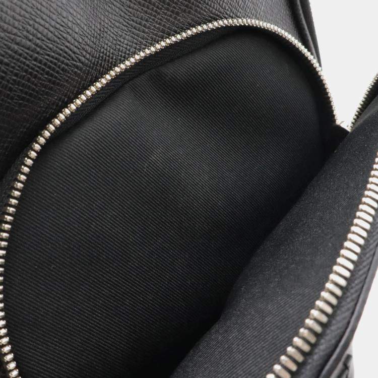 Pre Owned Louis Vuitton Avenue Black Taiga Leather Sling Bag