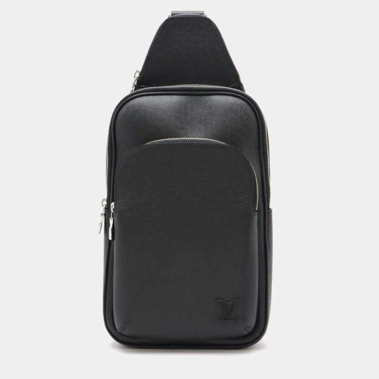 Pre Owned Louis Vuitton Avenue Black Taiga Leather Sling Bag