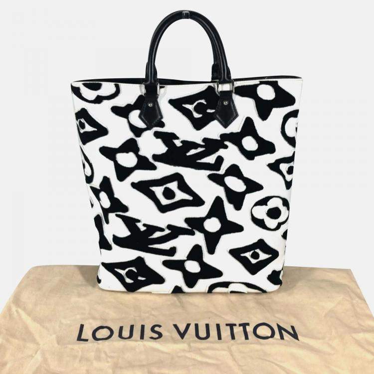 Pre Owned Louis Vuitton Tufted Monogram White Leather Cabas Shoulder Bag 