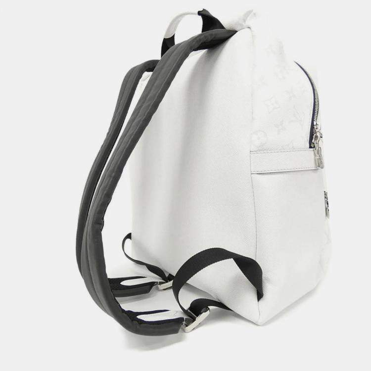 Pre Owned Louis Vuitton Discovery PM White Taiga Leather Backpack