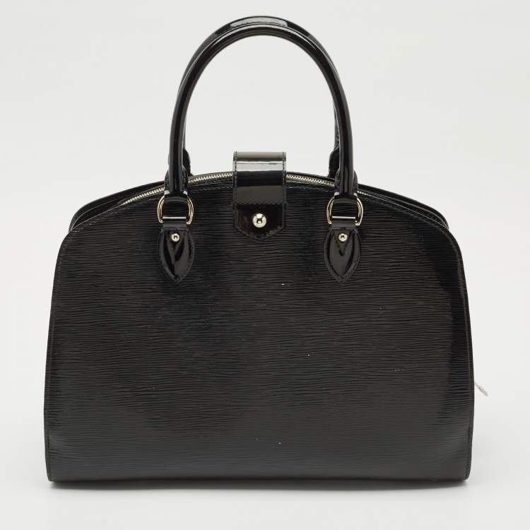 Pre Owned Louis Vuitton Black Epi Leather Pont Neuf GM Bag