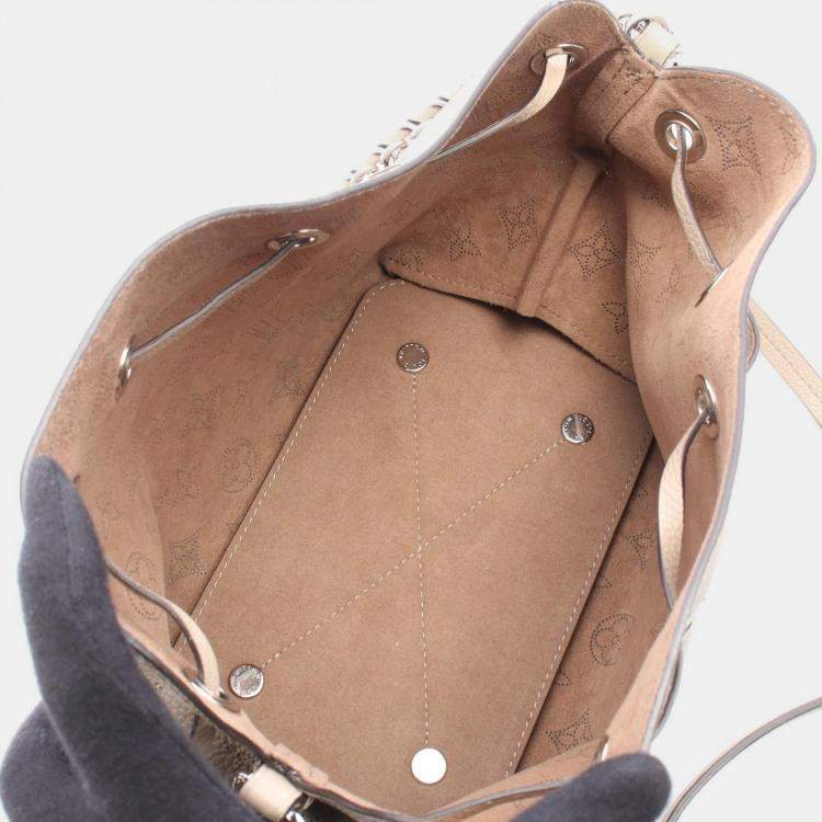 Pre Owned Louis Vuitton Bella Beige Mahina Leather Bucket Bag 