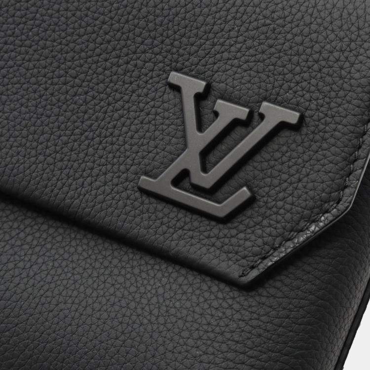 Pre Owned Louis Vuitton Fastline Messenger Black Aerogram Leather Shoulder Bag 