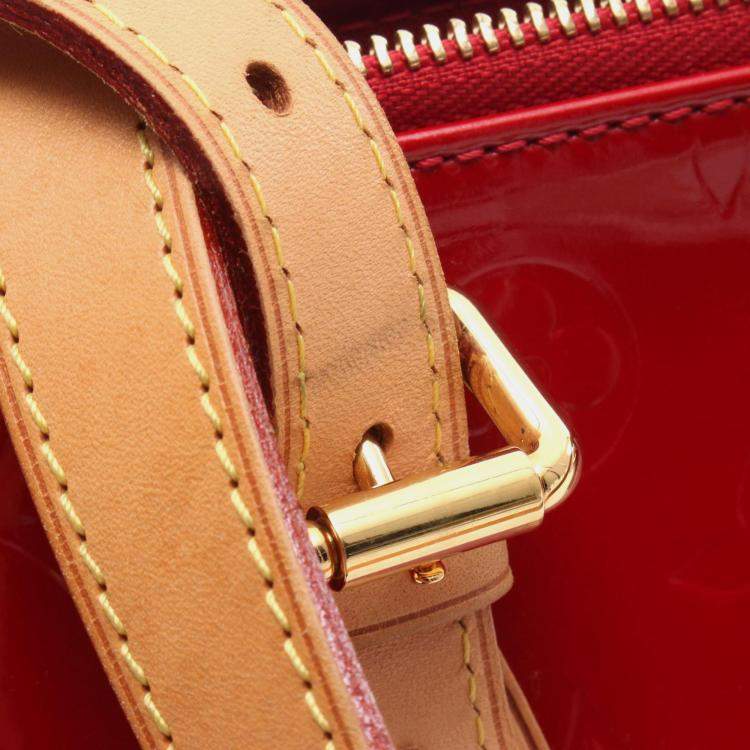 Pre Owned Louis Vuitton Avenue Pomme D’Amour Monogram Vernis Shoulder Bag
