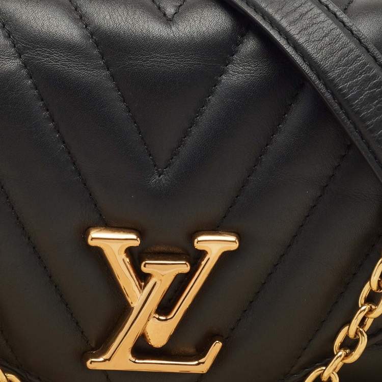 Pre Owned Louis Vuitton Black Leather New Wave Chain MM Bag