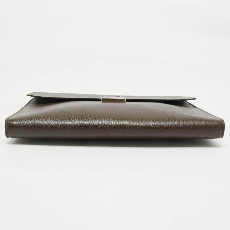 Pre Owned Louis Vuitton Brown Taiga Leather Minuto Portfolio Case