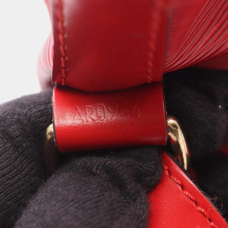 Pre Owned Louis Vuitton Petit Noe Castilian Red Epi Leather Shoulder Bag