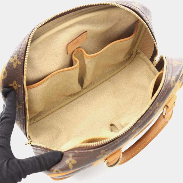 مملوكة مسبقًا Louis Vuitton Trouville Monogram Canvas Vanity Bag