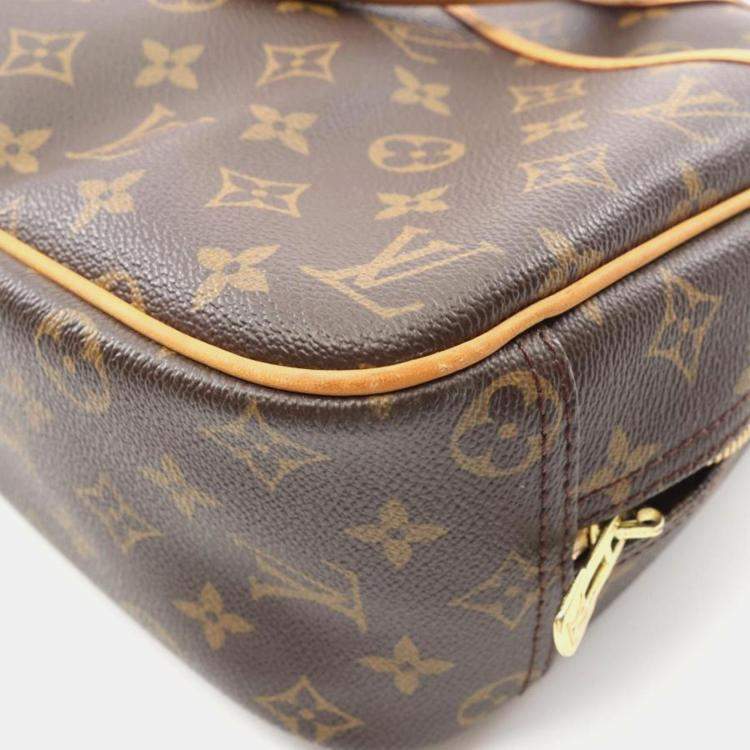 مملوكة مسبقًا Louis Vuitton Trouville Monogram Canvas Vanity Bag