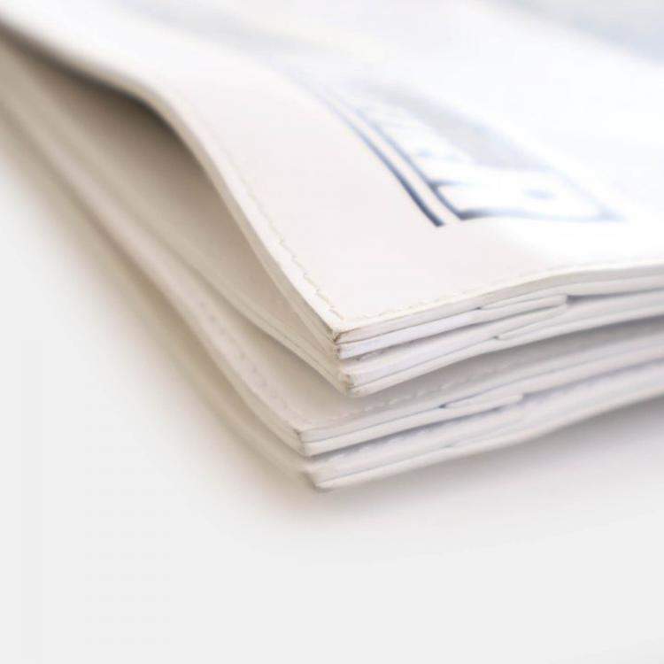 مملوكة مسبقًا Louis Vuitton Newspaper Pouch White Black Blue Calfskin Clutch Bag