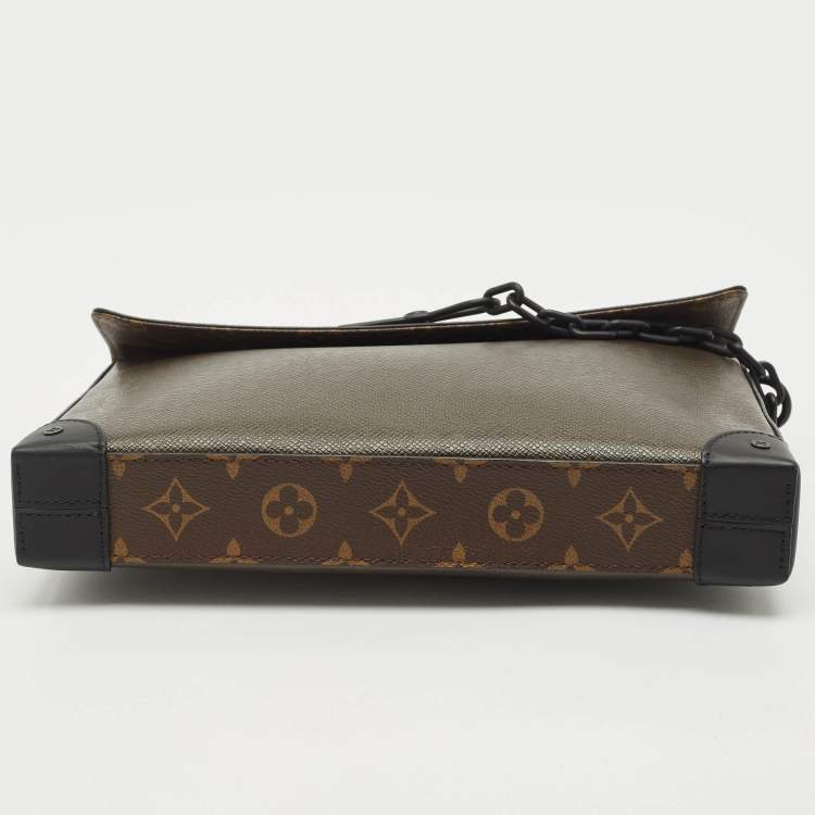 Pre Owned Louis Vuitton Khaki Green Taiga Leather and Monogram Canvas Pochette Voyage Steamer