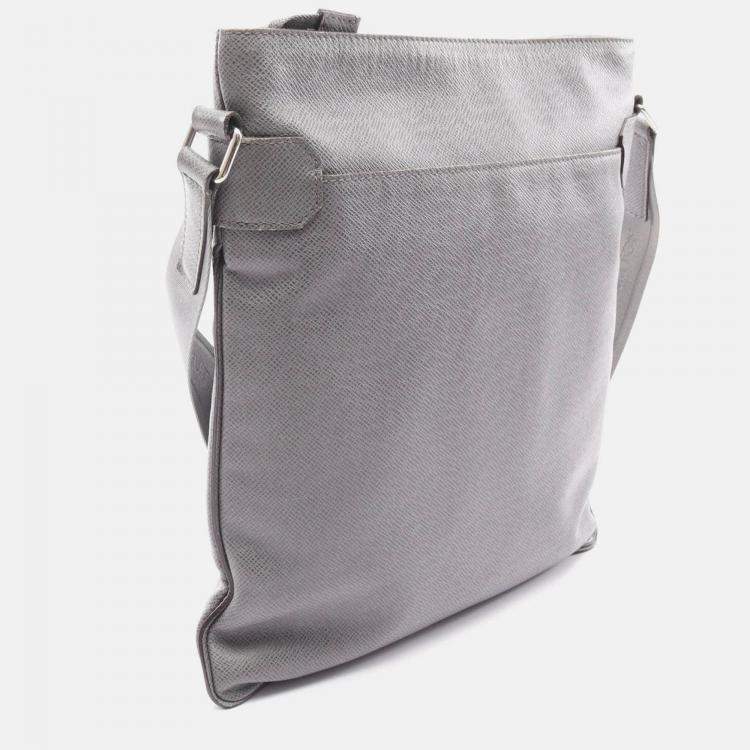 مملوكة مسبقًا Louis Vuitton Sasha Shoulder Crossbody Bag  Taiga Leather Gray Gres