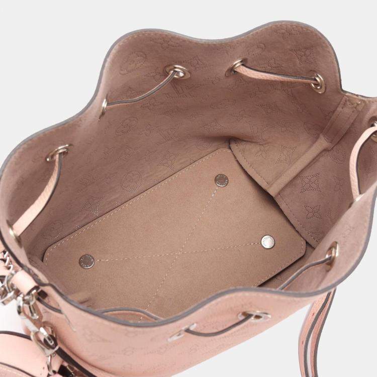 مملوكة مسبقًا Louis Vuitton Bella Mahina Leather Rose Jasmine Chain Shoulder Handbag