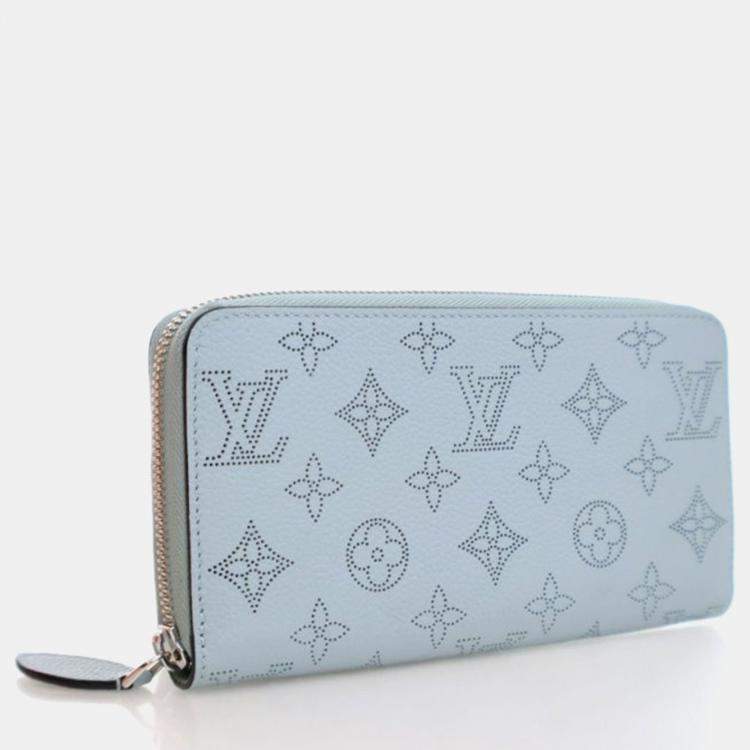 Pre Owned Louis Vuitton Zippy Blue Mahina Leather Wallet