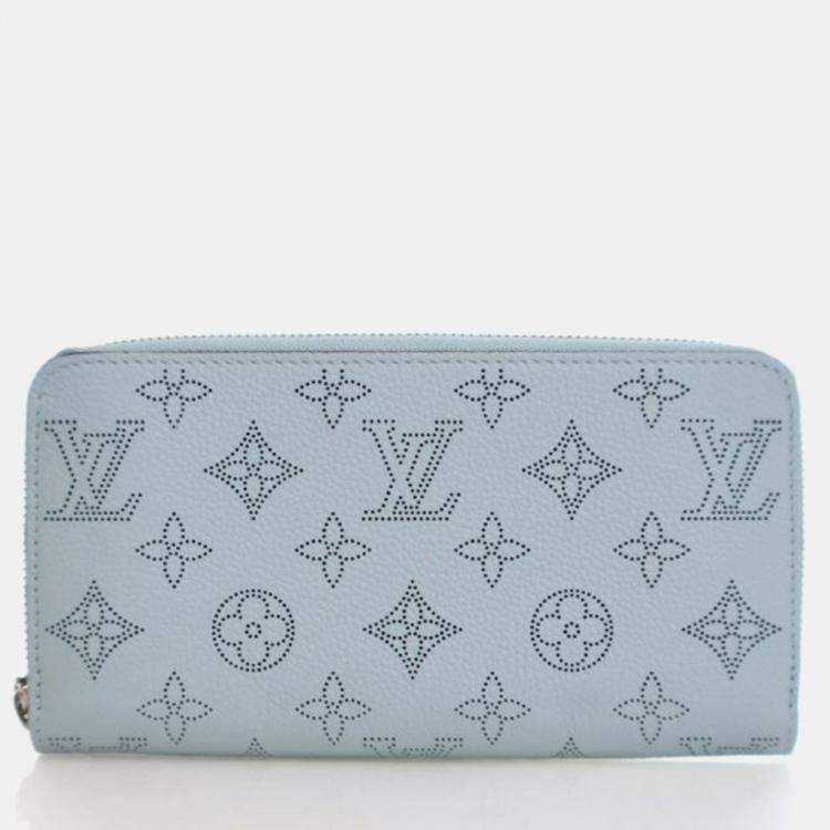 Pre Owned Louis Vuitton Zippy Blue Mahina Leather Wallet