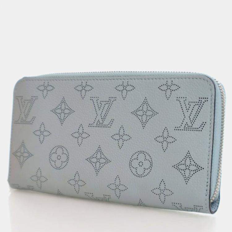 Pre Owned Louis Vuitton Zippy Blue Mahina Leather Wallet