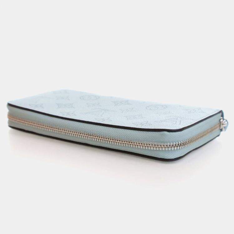 Pre Owned Louis Vuitton Zippy Blue Mahina Leather Wallet