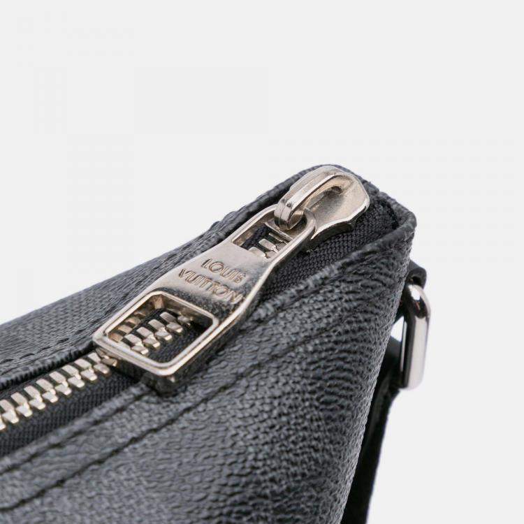 مملوكة مسبقًا Louis Vuitton Black Damier Graphite Mick MM Bag