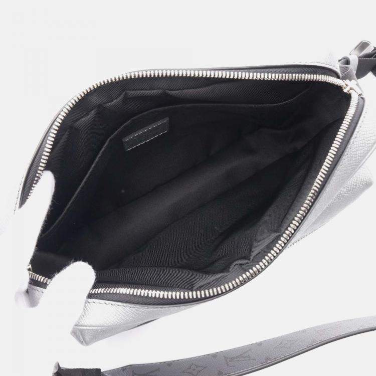 Pre Owned Louis Vuitton Outdoor Messenger Pm Shoulder Bag M30830 Taigalama Leather Used Lv