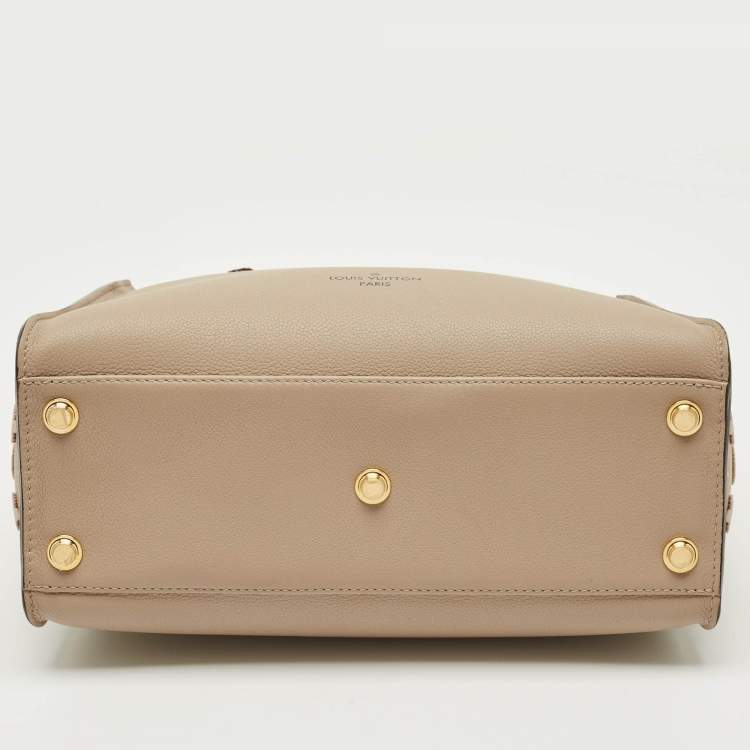 Pre Owned Louis Vuitton Galet Monogram Tufting Leather On My Side MM Bag 