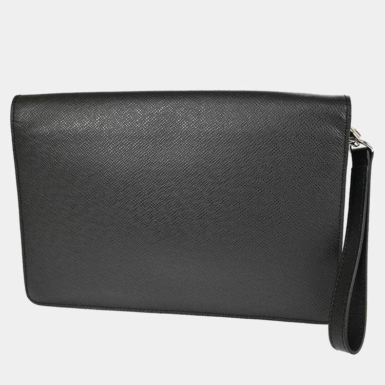 Pre Owned Louis Vuitton Belaia Black Taiga Leather Clutch Bag