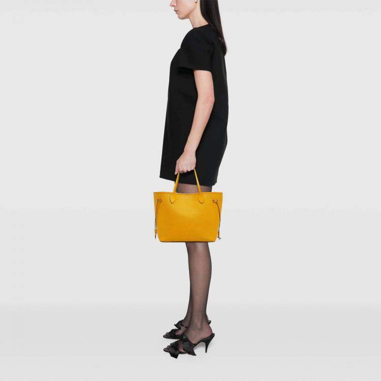 Pre Owned Louis Vuitton Yellow Epi Neverfull MM