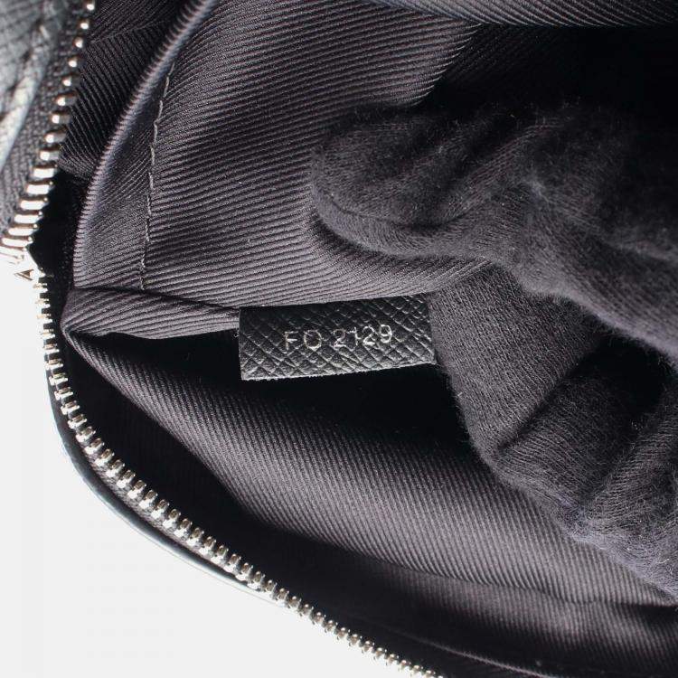 Pre Owned Louis Vuitton Outdoor Messenger PM Black Taïgalama Canvas Shoulder Bag