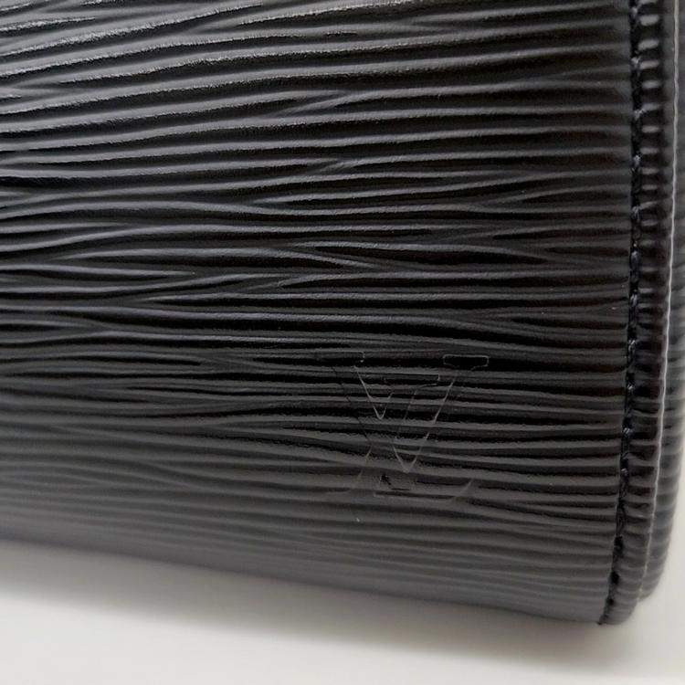 Pre Owned Louis Vuitton Black Leather Epi Brea MM