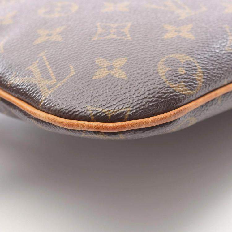 Pre Owned Louis Vuitton Pochette Bosphorele Shoulder Bag  Monogram Canvas
