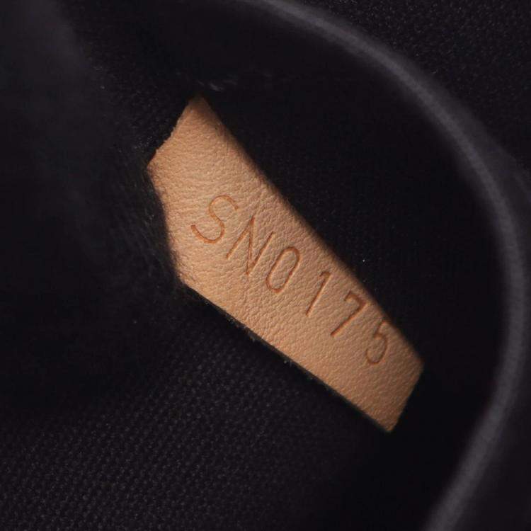 Pre Owned Louis Vuitton Alma Pm Sticker Animation Handbag  Vernis Leather White