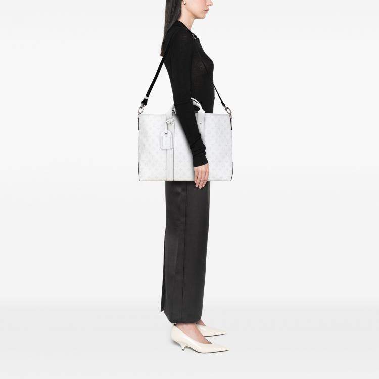 Pre Owned Louis Vuitton White Monogram Taigarama Weekend Tote