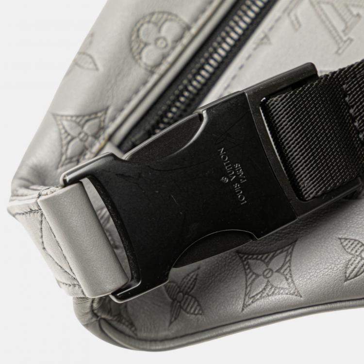 Pre Owned Louis Vuitton Grey Monogram Shadow Discovery Bumbag