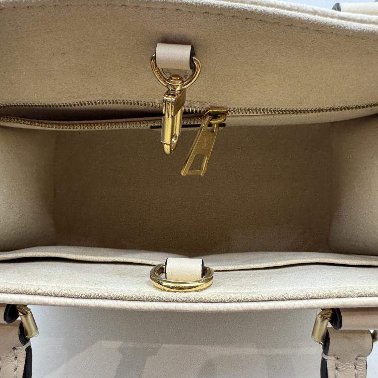 Pre Owned Louis Vuitton Onthego white Monogram Empreinte Leather Size PM