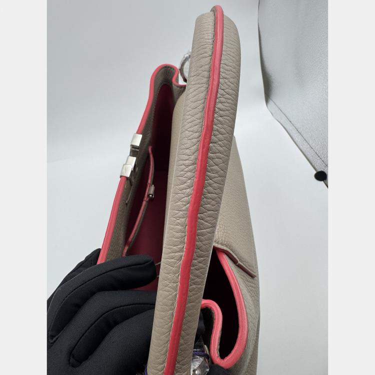 Pre Owned Louis Vuitton grey Leather Capucines MM Bag