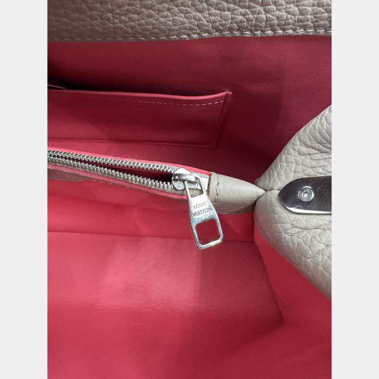 Pre Owned Louis Vuitton grey Leather Capucines MM Bag