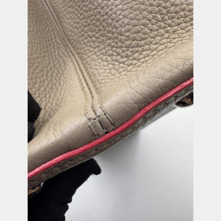 Pre Owned Louis Vuitton grey Leather Capucines MM Bag