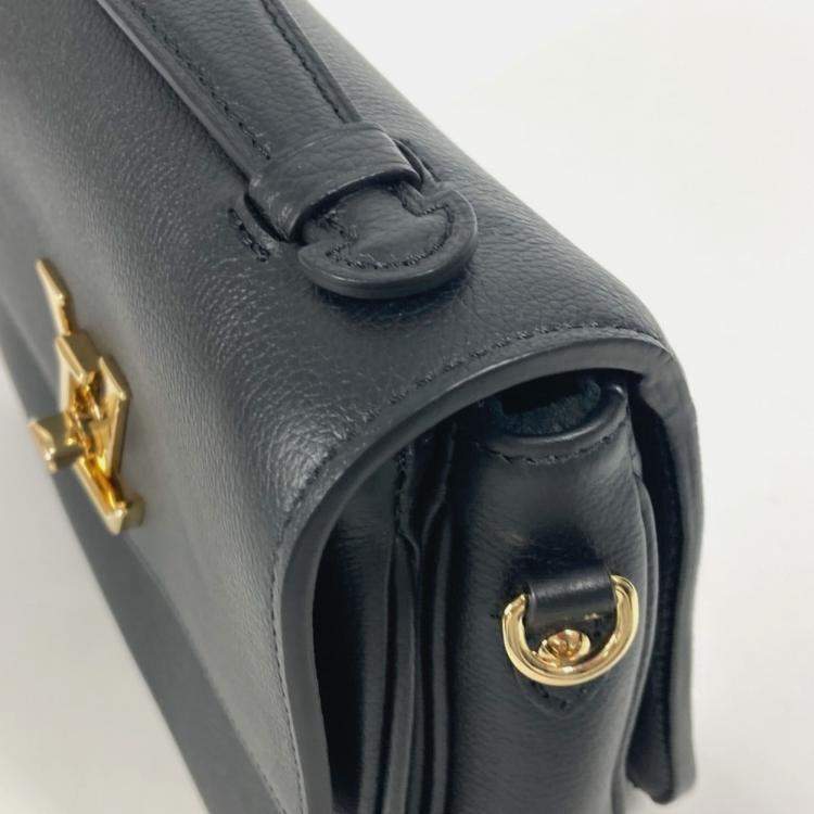 Pre Owned Louis Vuitton Oxford Lockme Black Leather Crossbody Bag