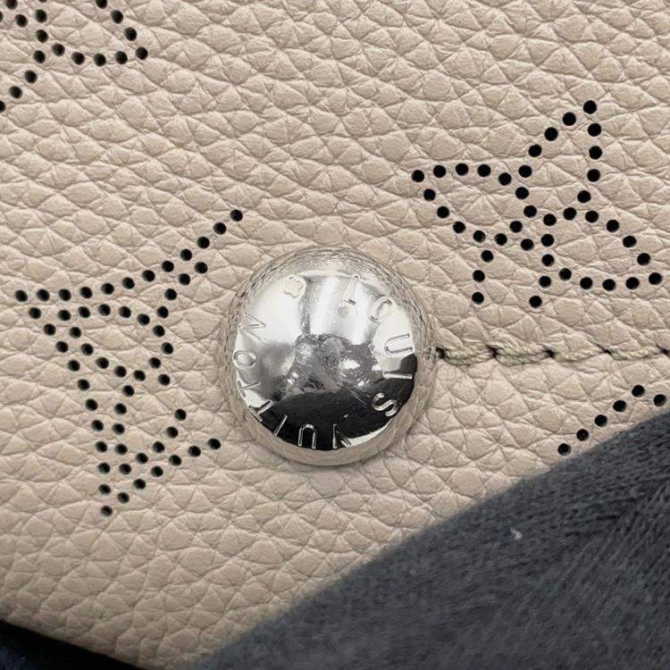 Pre Owned Louis Vuitton Mahina Bella Neutral Mahina Leather Bucket Bag