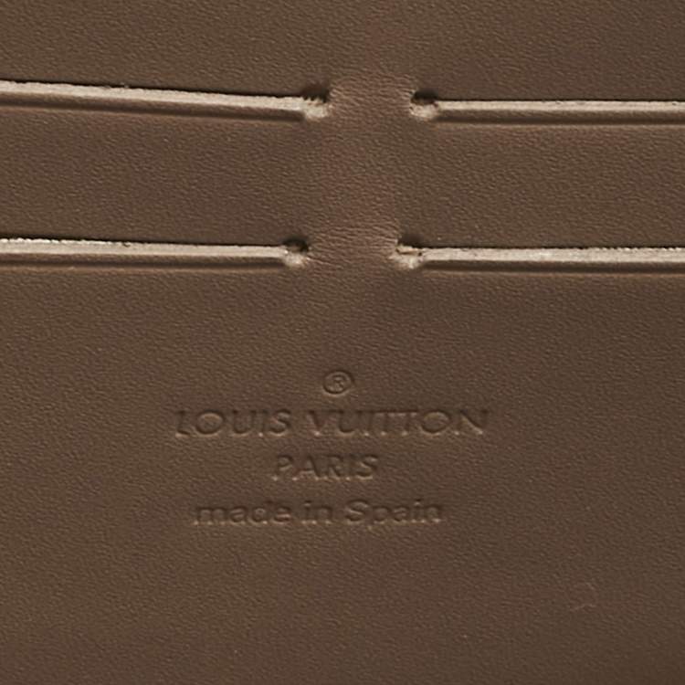 Pre Owned Louis Vuitton Beige Poudre Monogram Vernis Zippy Wallet