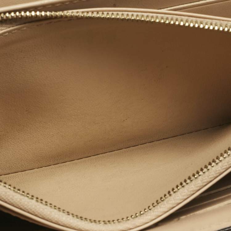 Pre Owned Louis Vuitton Blanc Corail Monogram Vernis Sarah Wallet