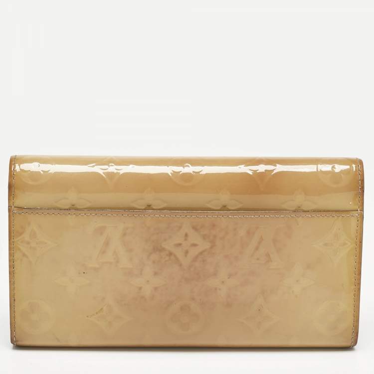 Pre Owned Louis Vuitton Blanc Corail Monogram Vernis Sarah Wallet