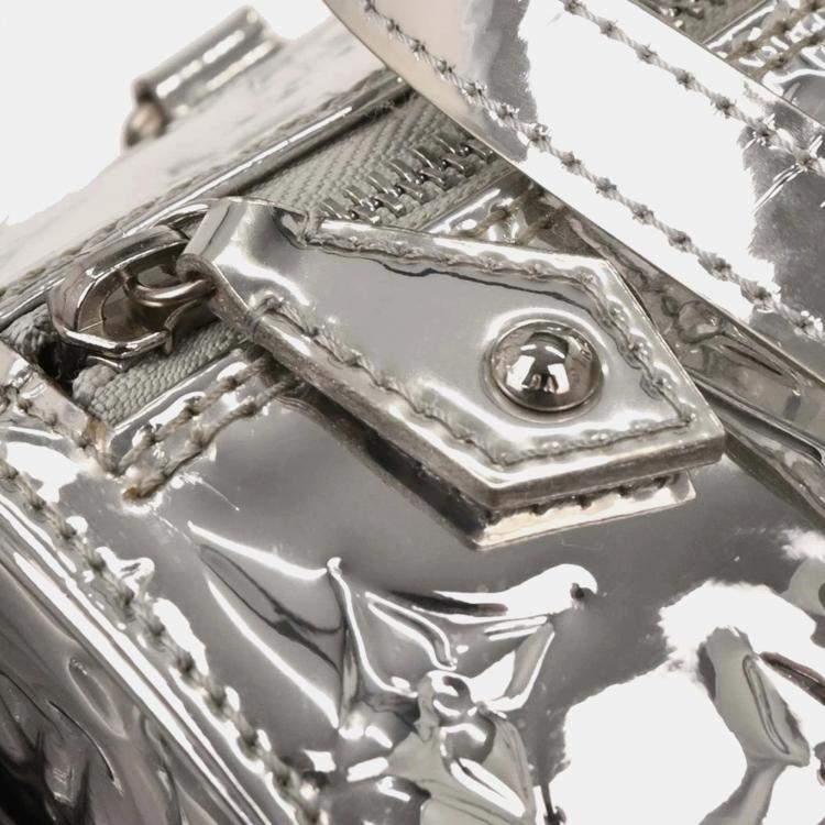 مملوكة مسبقًا Louis Vuitton Silver Monogram Miroir Papillon Handbag