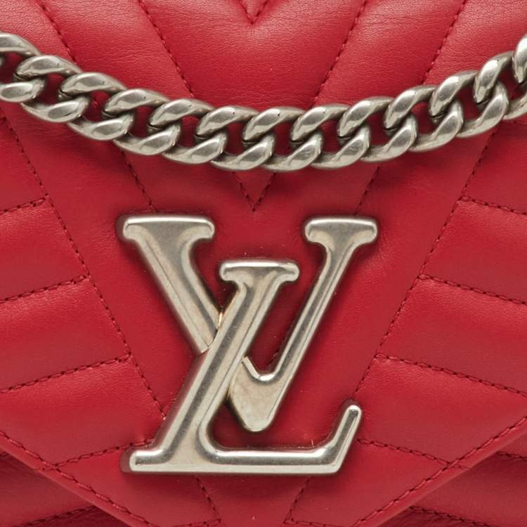 Pre Owned Louis Vuitton Ecarlate Leather New Wave Chain MM Bag