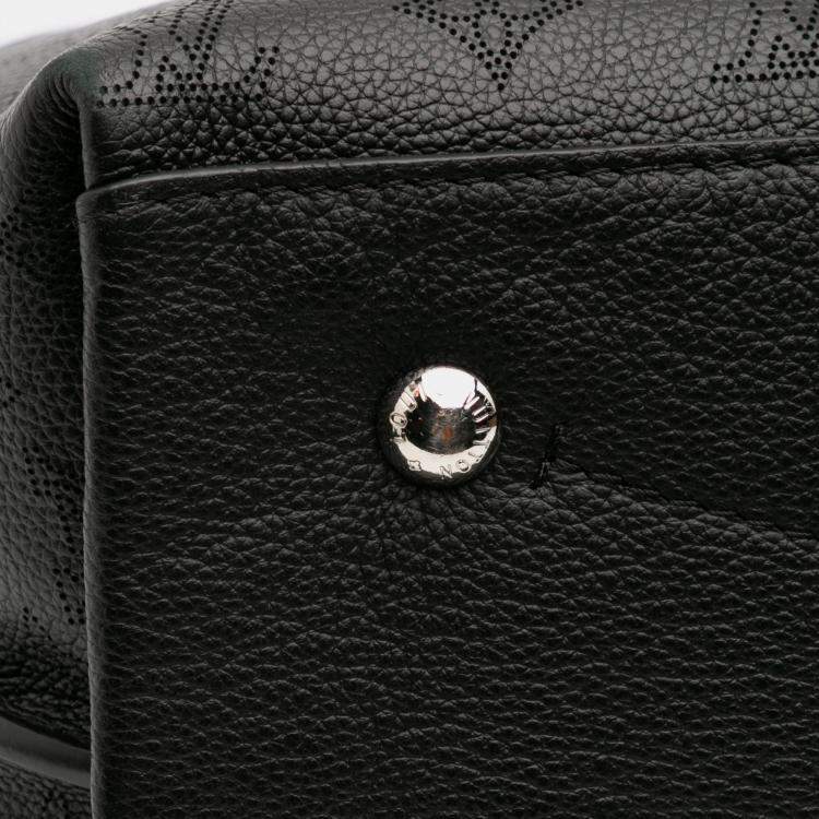Pre Owned Louis Vuitton Black Monogram Mahina Carmel