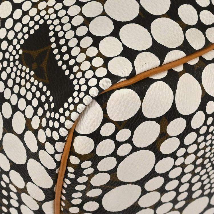 مملوكة مسبقًا Louis Vuitton White Monogram Town Speedy 30 Handbag 