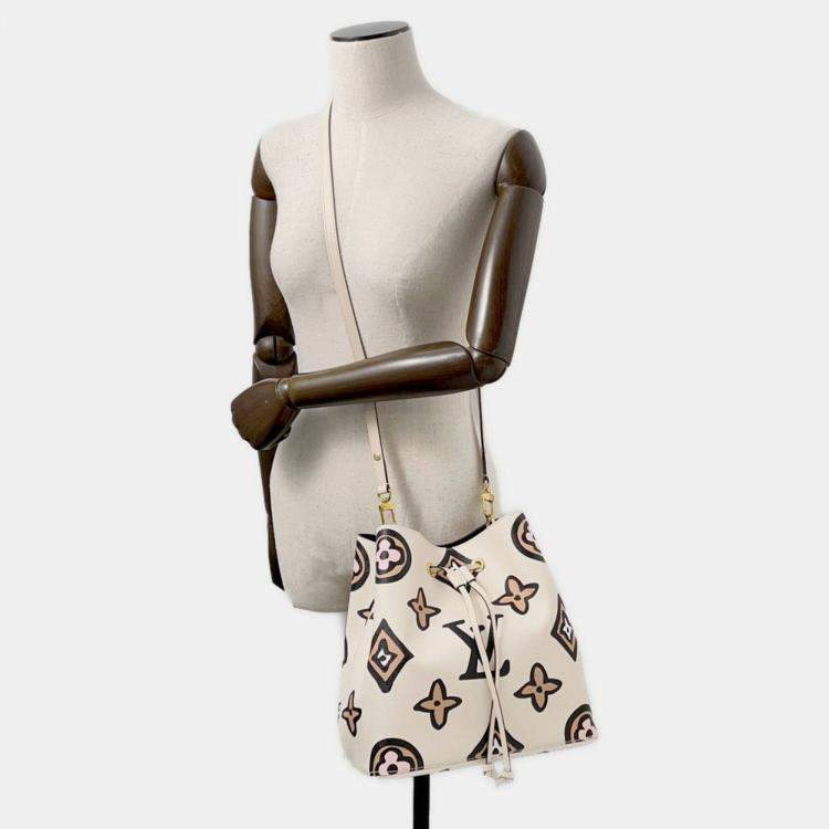 Pre Owned Louis Vuitton NeoNoe Wild at Heart Monogram Giant Handbag