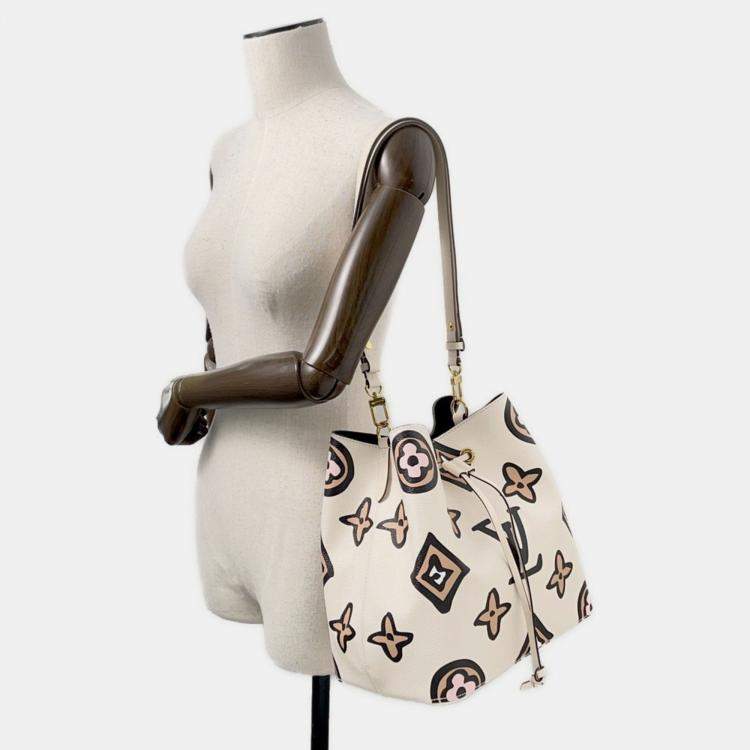 Pre Owned Louis Vuitton NeoNoe Wild at Heart Monogram Giant Handbag